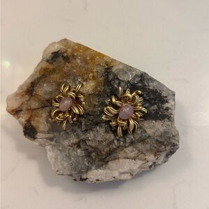 Oscar de la Renta pink glass cabochon flower clip-on earrings